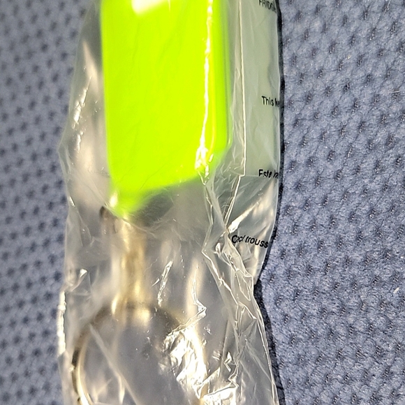 Tupperware Keychain - Picture 5 of 5